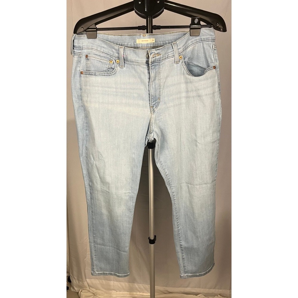 Levi's Boyfriend Jeans Light Wash Denim Size 33‎